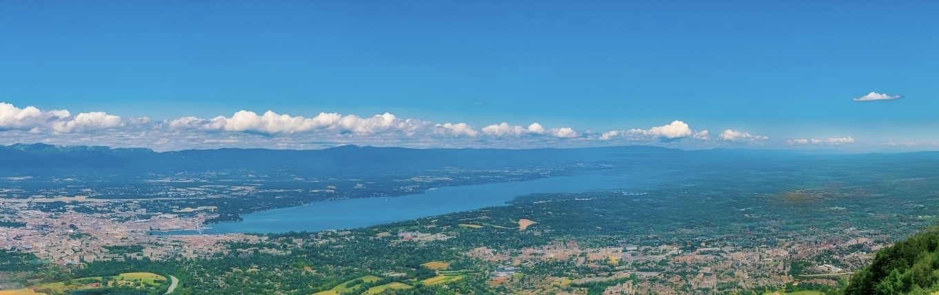 Vue sur les Alpes et le Salève